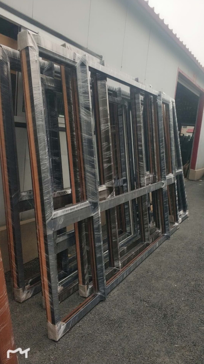 鞍山市天乙門(mén)窗工業(yè)有限公司沈陽(yáng)經(jīng)銷(xiāo)商所訂貨品已完成，經(jīng)過(guò)檢驗(yàn)后進(jìn)行包裝，準(zhǔn)備發(fā)貨。(圖5)